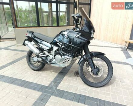 Черный Хонда XRV 750 Africa Twin, объемом двигателя 0.75 л и пробегом 48 тыс. км за 4500 $, фото 5 на Automoto.ua