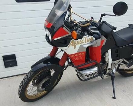 Черный Хонда XRV 750 Africa Twin, объемом двигателя 0.75 л и пробегом 68 тыс. км за 5000 $, фото 3 на Automoto.ua