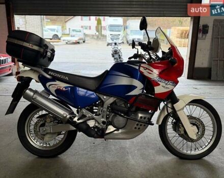 Красный Хонда XRV 750 Africa Twin, объемом двигателя 0.75 л и пробегом 21 тыс. км за 8000 $, фото 1 на Automoto.ua