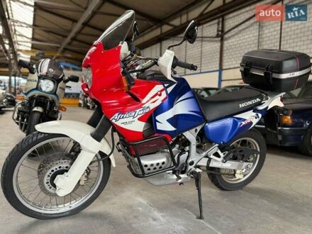Хонда XRV 750 Africa Twin 2000 у Чернігові на Automoto.ua Червоний Хонда XRV 750 Africa Twin, об'ємом двигуна 0.75 л та пробігом 1 тис. км за 8000 $, фото 1 на Automoto.ua