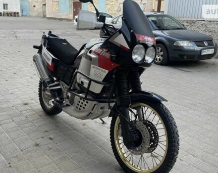 Хонда XRV 750 Africa Twin 1992 в Одессе на Automoto.ua Хонда XRV 750 Africa Twin, объемом двигателя 0.75 л и пробегом 0 тыс. км за 3800 $, фото 1 на Automoto.ua