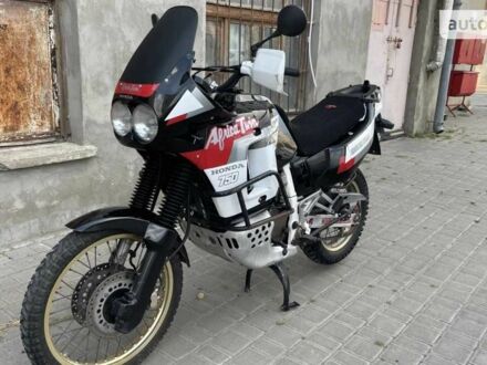 Хонда XRV 750 Africa Twin, объемом двигателя 0.75 л и пробегом 0 тыс. км за 3900 $, фото 1 на Automoto.ua