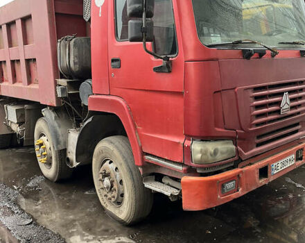 Хово ЗЗ 3407 2007 у Дніпро (Дніпропетровську) на Automoto.ua Червоний Хово ЗЗ 3407, об'ємом двигуна 9.7 л та пробігом 30 тис. км за 27500 $, фото 7 на Automoto.ua