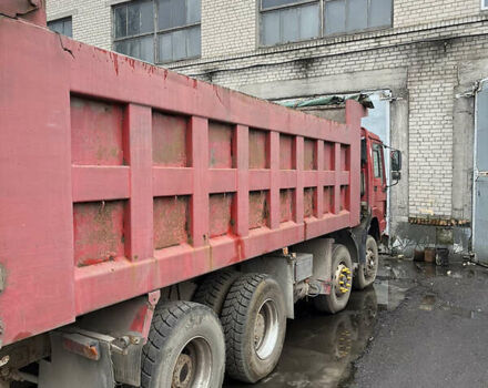 Хово ЗЗ 3407 2007 у Дніпро (Дніпропетровську) на Automoto.ua Червоний Хово ЗЗ 3407, об'ємом двигуна 9.7 л та пробігом 30 тис. км за 27500 $, фото 9 на Automoto.ua