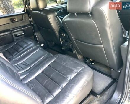 Черный Хаммер Н2, объемом двигателя 6 л и пробегом 121 тыс. км за 35000 $, фото 27 на Automoto.ua