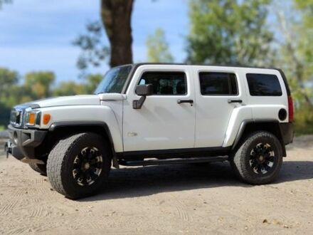 Белый Хаммер Н3, объемом двигателя 3.7 л и пробегом 244 тыс. км за 21500 $, фото 1 на Automoto.ua