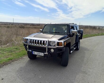 Черный Хаммер Н3, объемом двигателя 3.7 л и пробегом 130 тыс. км за 20000 $, фото 1 на Automoto.ua
