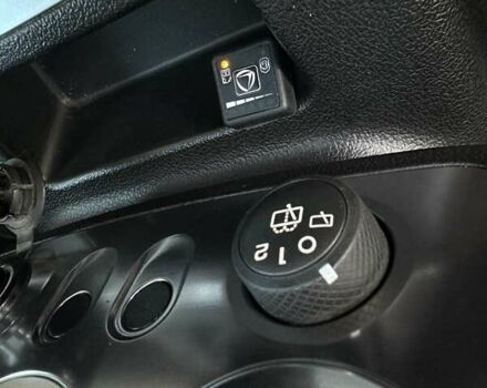 Чорний Хаммер Н3, об'ємом двигуна 3.65 л та пробігом 280 тис. км за 16500 $, фото 28 на Automoto.ua