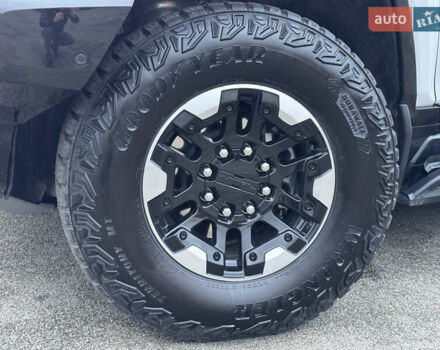 Белый Хаммер EV, объемом двигателя 0 л и пробегом 9 тыс. км за 130000 $, фото 25 на Automoto.ua