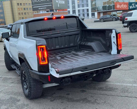 Білий Хаммер EV, об'ємом двигуна 0 л та пробігом 9 тис. км за 130000 $, фото 26 на Automoto.ua