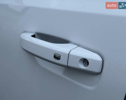 Белый Хаммер EV, объемом двигателя 0 л и пробегом 9 тыс. км за 130000 $, фото 19 на Automoto.ua