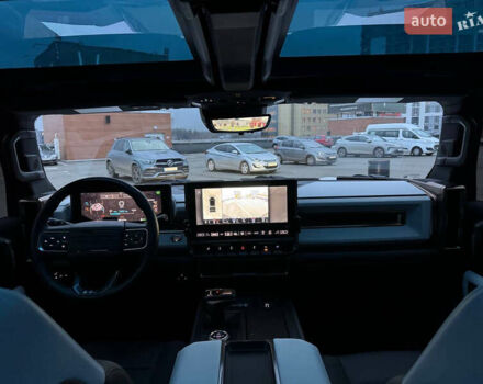 Білий Хаммер EV, об'ємом двигуна 0 л та пробігом 9 тис. км за 130000 $, фото 42 на Automoto.ua