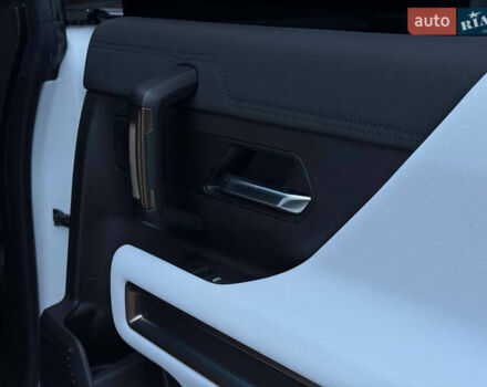 Білий Хаммер EV, об'ємом двигуна 0 л та пробігом 9 тис. км за 130000 $, фото 44 на Automoto.ua