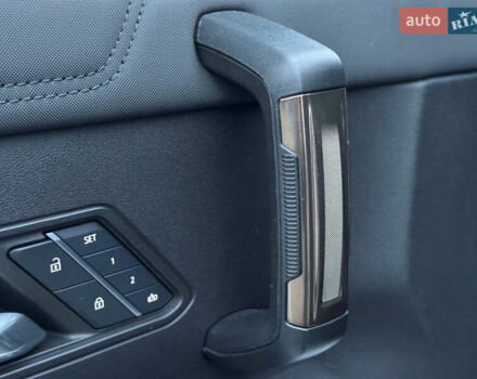 Білий Хаммер EV, об'ємом двигуна 0 л та пробігом 9 тис. км за 130000 $, фото 53 на Automoto.ua