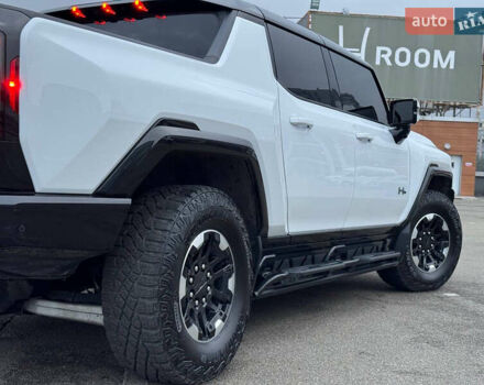 Білий Хаммер EV, об'ємом двигуна 0 л та пробігом 9 тис. км за 130000 $, фото 16 на Automoto.ua