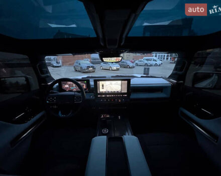 Білий Хаммер EV, об'ємом двигуна 0 л та пробігом 9 тис. км за 130000 $, фото 41 на Automoto.ua