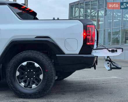 Білий Хаммер EV, об'ємом двигуна 0 л та пробігом 9 тис. км за 130000 $, фото 27 на Automoto.ua