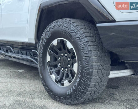 Белый Хаммер EV, объемом двигателя 0 л и пробегом 9 тыс. км за 130000 $, фото 18 на Automoto.ua