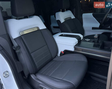 Белый Хаммер EV, объемом двигателя 0 л и пробегом 9 тыс. км за 130000 $, фото 51 на Automoto.ua