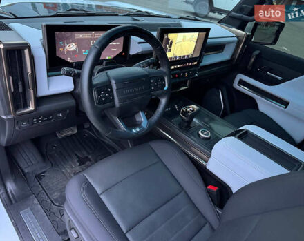 Білий Хаммер EV, об'ємом двигуна 0 л та пробігом 9 тис. км за 130000 $, фото 31 на Automoto.ua