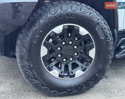 Білий Хаммер EV, об'ємом двигуна 0 л та пробігом 9 тис. км за 130000 $, фото 23 на Automoto.ua