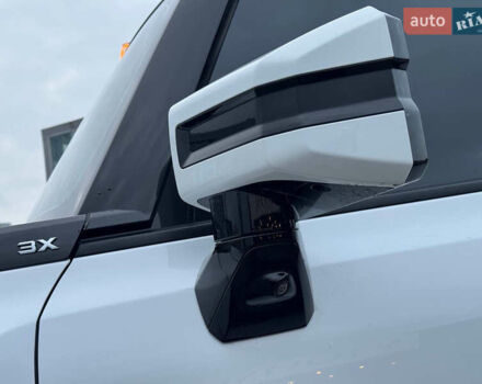 Білий Хаммер EV, об'ємом двигуна 0 л та пробігом 9 тис. км за 130000 $, фото 19 на Automoto.ua