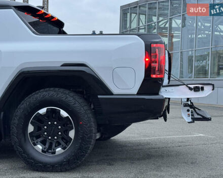 Белый Хаммер EV, объемом двигателя 0 л и пробегом 9 тыс. км за 130000 $, фото 30 на Automoto.ua