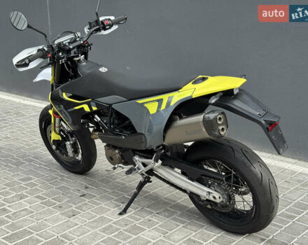 Хускварна 701 Supermoto, об'ємом двигуна 0.7 л та пробігом 1 тис. км за 11900 $, фото 13 на Automoto.ua