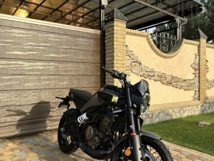 Черный Хускварна Svartpilen 401, объемом двигателя 0.41 л и пробегом 2 тыс. км за 6550 $, фото 1 на Automoto.ua