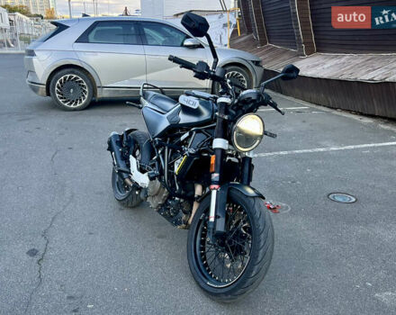 Серый Хускварна Svartpilen 401, объемом двигателя 0.4 л и пробегом 18 тыс. км за 4900 $, фото 1 на Automoto.ua