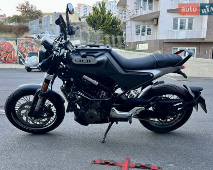 Серый Хускварна Svartpilen 401, объемом двигателя 0.4 л и пробегом 18 тыс. км за 4900 $, фото 4 на Automoto.ua