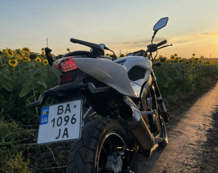 Белый Хьюсонг GT 250R, объемом двигателя 0.25 л и пробегом 32 тыс. км за 1350 $, фото 1 на Automoto.ua