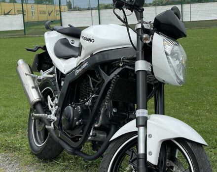 Белый Хьюсонг GT 250R, объемом двигателя 0.25 л и пробегом 32 тыс. км за 1350 $, фото 5 на Automoto.ua