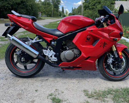 Красный Хьюсонг GT 250R, объемом двигателя 0.25 л и пробегом 23 тыс. км за 2300 $, фото 1 на Automoto.ua