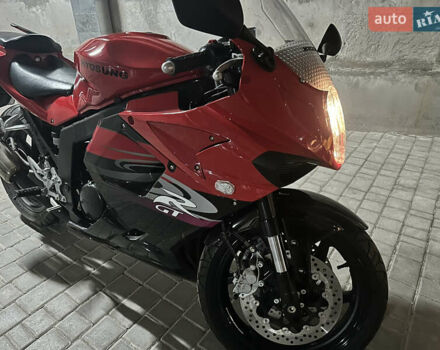 Красный Хьюсонг GT 250R, объемом двигателя 0.25 л и пробегом 3 тыс. км за 3000 $, фото 1 на Automoto.ua