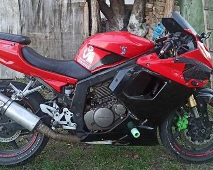 Красный Хьюсонг GT 250R, объемом двигателя 0.25 л и пробегом 41 тыс. км за 1700 $, фото 1 на Automoto.ua