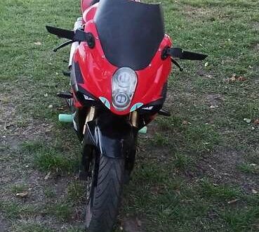 Хьюсонг GT 250R 2006 в Борисполе на Automoto.ua Красный Хьюсонг GT 250R, объемом двигателя 0.25 л и пробегом 41 тыс. км за 1700 $, фото 1 на Automoto.ua