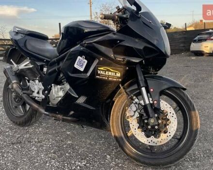 Черный Хьюсонг GT 650R, объемом двигателя 0.65 л и пробегом 27 тыс. км за 3000 $, фото 1 на Automoto.ua