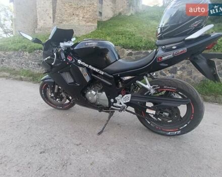 Черный Хьюсонг GT 650R, объемом двигателя 0.65 л и пробегом 25 тыс. км за 2900 $, фото 4 на Automoto.ua