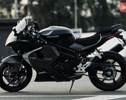 Черный Хьюсонг GT 650R, объемом двигателя 0.65 л и пробегом 4 тыс. км за 4900 $, фото 3 на Automoto.ua