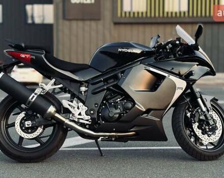 Черный Хьюсонг GT 650R, объемом двигателя 0.65 л и пробегом 4 тыс. км за 4900 $, фото 1 на Automoto.ua