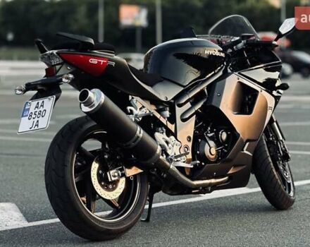 Черный Хьюсонг GT 650R, объемом двигателя 0.65 л и пробегом 4 тыс. км за 4900 $, фото 2 на Automoto.ua