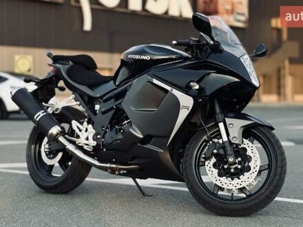 Черный Хьюсонг GT 650R, объемом двигателя 0.65 л и пробегом 4 тыс. км за 4900 $, фото 1 на Automoto.ua