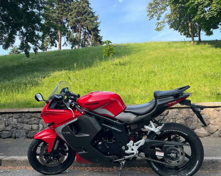 Красный Хьюсонг GT 650R, объемом двигателя 0.6 л и пробегом 9 тыс. км за 4000 $, фото 2 на Automoto.ua