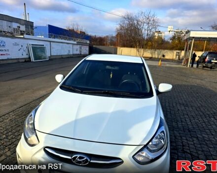 Белый Хендай Акцент, объемом двигателя 1.4 л и пробегом 198 тыс. км за 5600 $, фото 1 на Automoto.ua