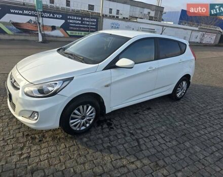 Белый Хендай Акцент, объемом двигателя 1.4 л и пробегом 198 тыс. км за 5600 $, фото 7 на Automoto.ua