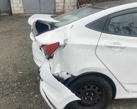 Белый Хендай Акцент, объемом двигателя 1.4 л и пробегом 94 тыс. км за 3800 $, фото 2 на Automoto.ua