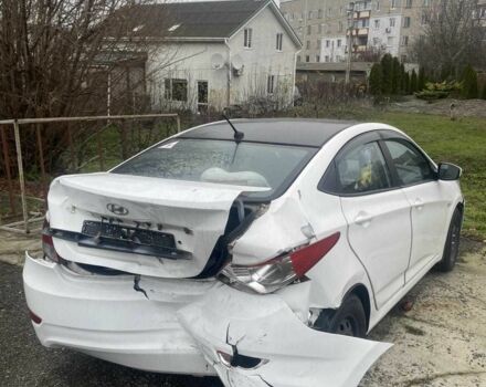 Белый Хендай Акцент, объемом двигателя 1.4 л и пробегом 94 тыс. км за 3800 $, фото 3 на Automoto.ua