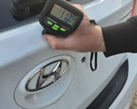 Белый Хендай Акцент, объемом двигателя 1.4 л и пробегом 198 тыс. км за 5600 $, фото 13 на Automoto.ua