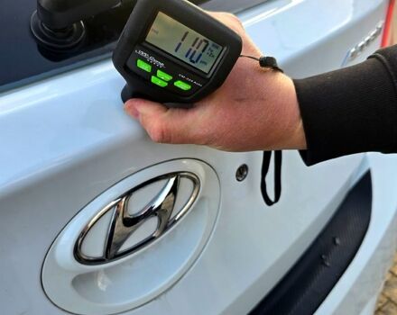 Белый Хендай Акцент, объемом двигателя 1.4 л и пробегом 198 тыс. км за 5600 $, фото 9 на Automoto.ua